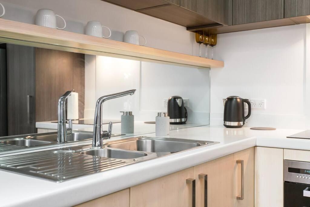 Convenient Urban Townhouse 2 Carparks Available Leilighet Christchurch Eksteriør bilde