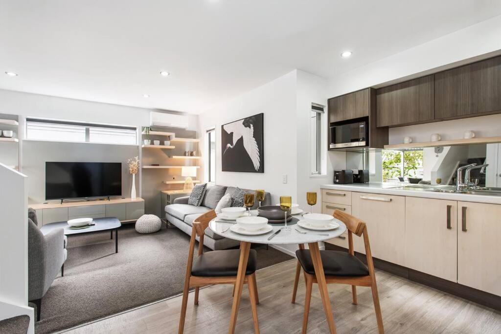 Convenient Urban Townhouse 2 Carparks Available Leilighet Christchurch Eksteriør bilde