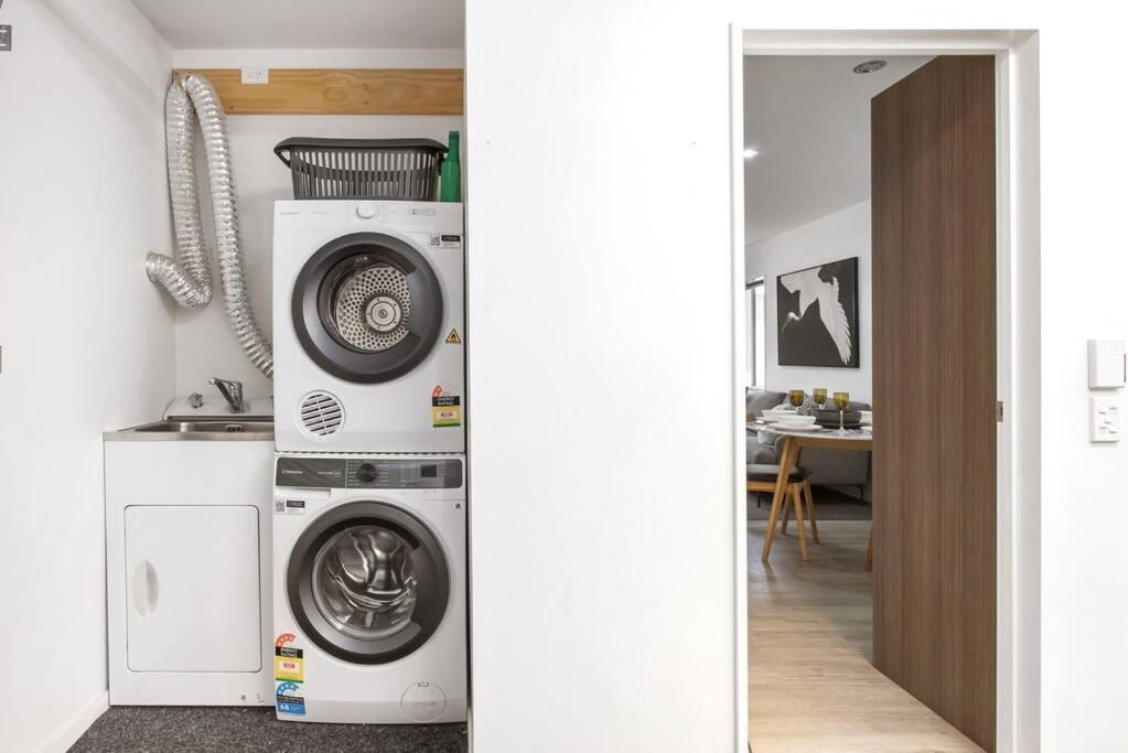 Convenient Urban Townhouse 2 Carparks Available Leilighet Christchurch Eksteriør bilde