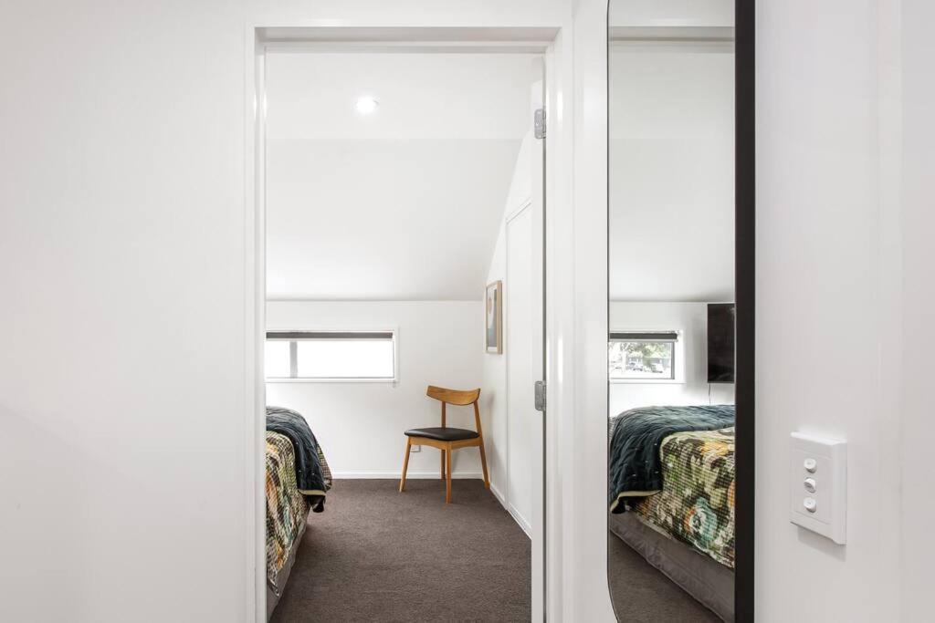 Convenient Urban Townhouse 2 Carparks Available Leilighet Christchurch Eksteriør bilde