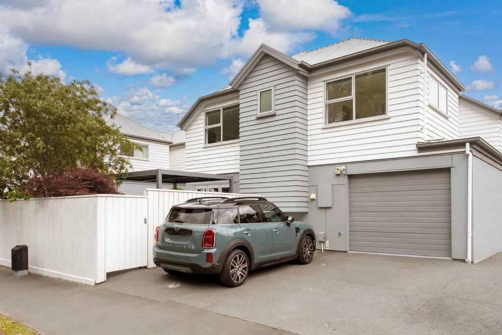 Convenient Urban Townhouse 2 Carparks Available Leilighet Christchurch Eksteriør bilde